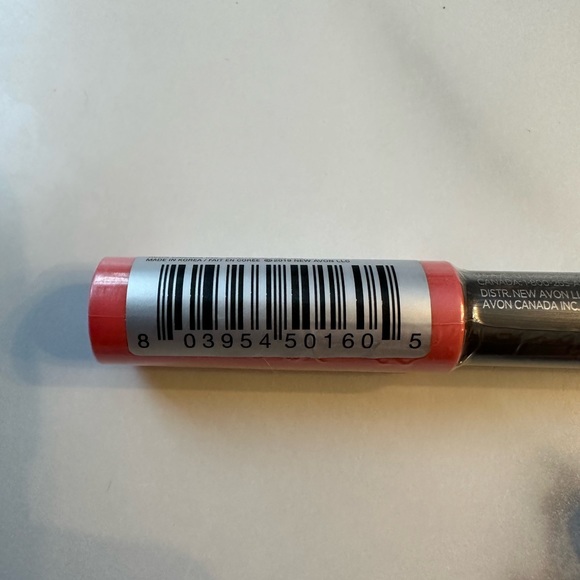 NWT Flat Velvet Lipstick in Mellow Coral - Picture 2 of 4